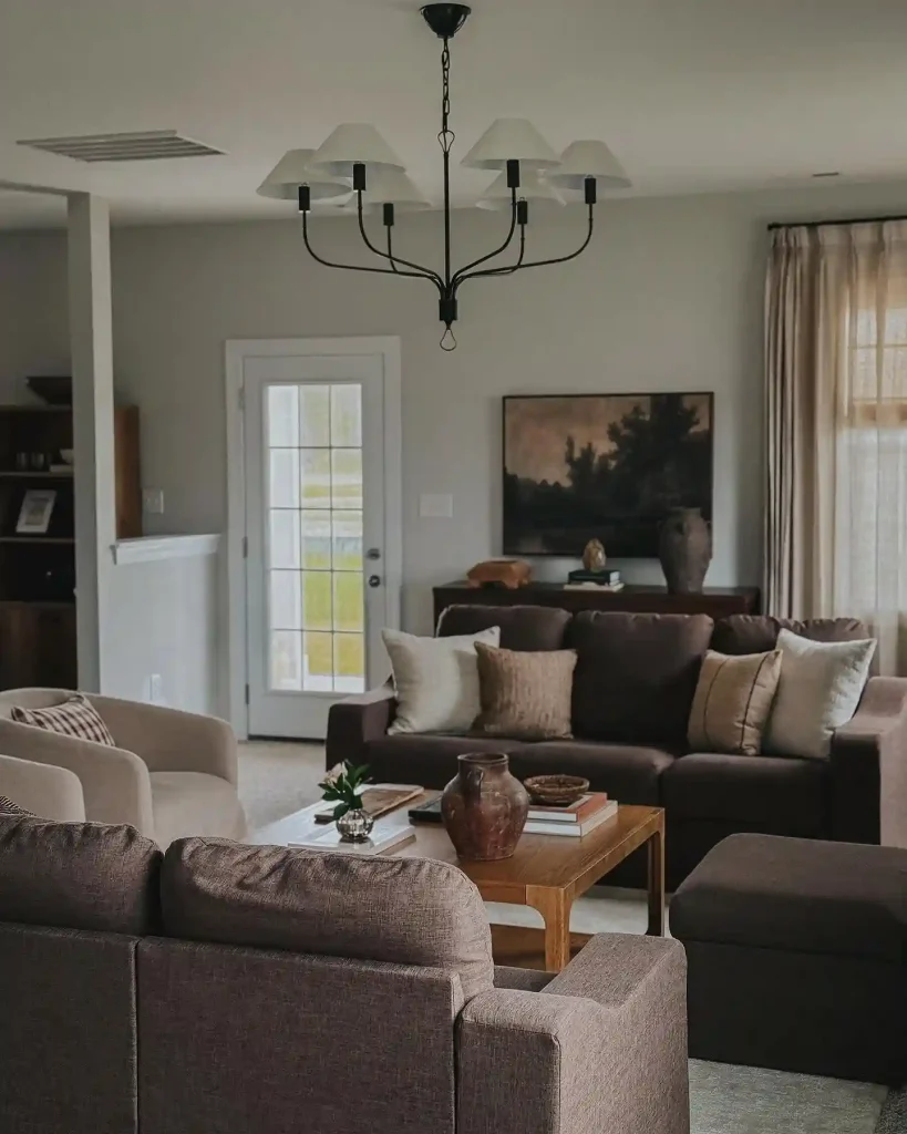 11 Style with Black Accents for a Dramatic Look