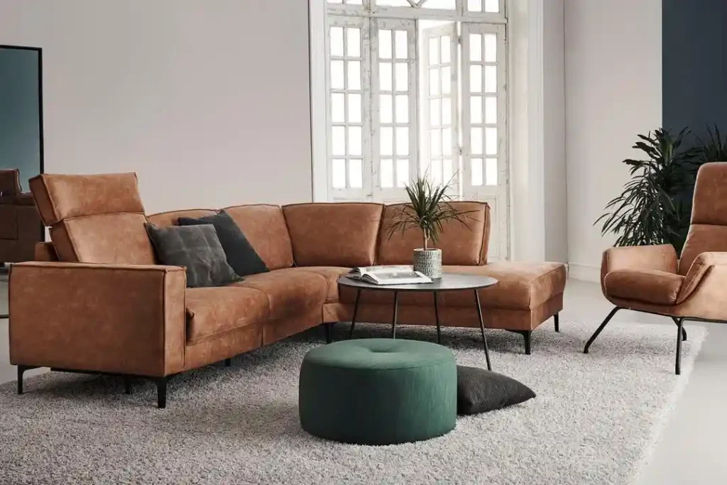 27 Style with a Minimalist Approach