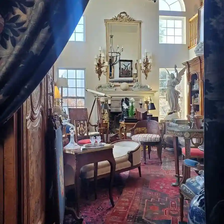 19. How to Incorporate Victorian Artwork Throughout the Room