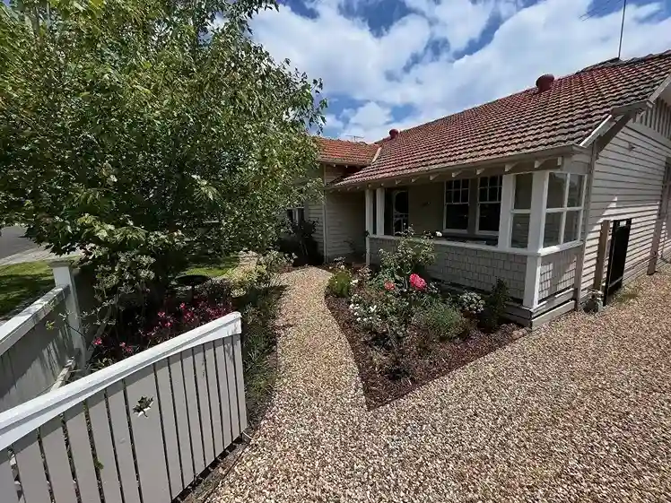 1 What is a Gravel Driveway
