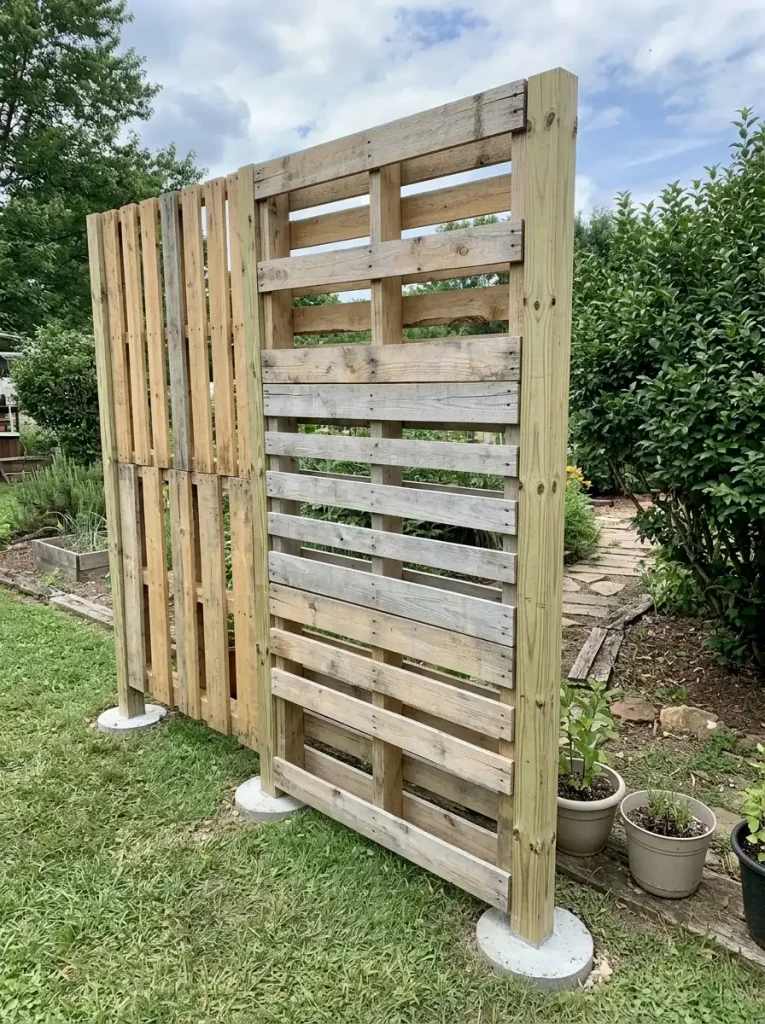 14. Pallet Privacy Screen